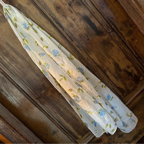 Blue Rose Scarf - Picture 6 of 8